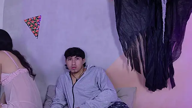 Snapshot of Laura_and_Kevin chatting on November 7, 2025, 1:37 pm Laura and Kevin online show from November 7, 2025, 1:37 pm