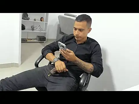 AndrewGmz online show from November 13, 2025, 2:26 am