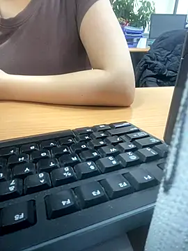 Snapshot of ThuPhuong-Tr chatting on November 18, 2025, 3:21 am ThuPhuong-Tr online show from November 18, 2025, 3:21 am