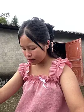 O o UwU o O online show from November 6, 2025, 2:04 am