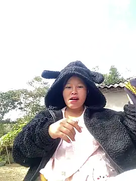 O o UwU o O online show from November 16, 2025, 2:27 am