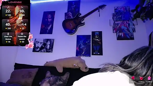 moonligth18 online show from November 7, 2025, 11:30 pm