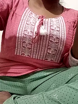 Snapshot of Tusha_001 chatting on November 27, 2025, 10:37 am Tusha 001 online show from November 27, 2025, 10:37 am