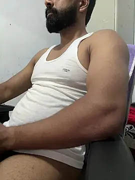 Vineeth3906 online show from August 7, 2026, 6:03 pm
