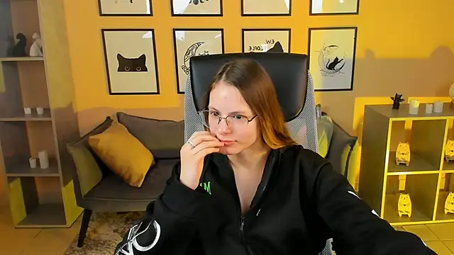 Carrie Rose online show from November 22, 2025, 2:32 am