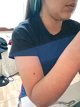 euahotmarii20 online show from October 14, 2025, 11:14 pm