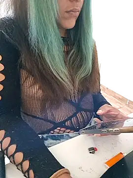 euahotmarii20 online show from October 18, 2025, 2:57 am