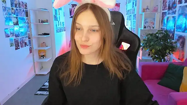 JenniferKiim online show from February 17, 2026, 2:36 pm