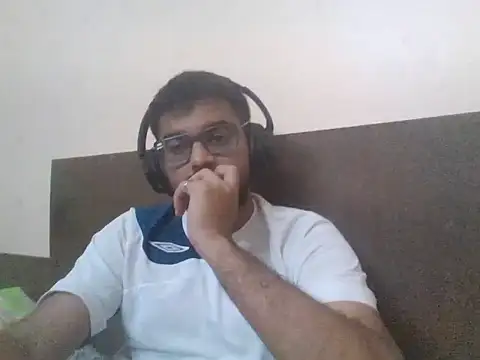 Snapshot of GOJO_1 chatting on October 27, 2025, 2:18 pm GOJO 1 online show from October 27, 2025, 2:18 pm