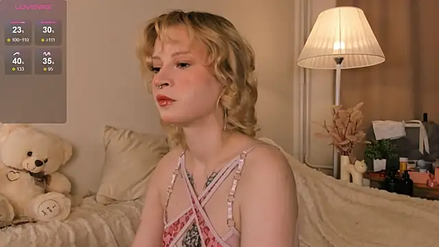 EfieFrye online show from October 31, 2025, 6:04 pm