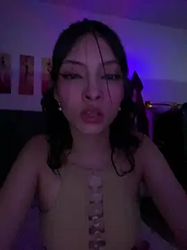 Snapshot of Mia_Clay1 chatting on May 21, 2026, 5:27 am Mia Clay1 online show from May 21, 2026, 5:27 am