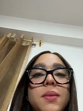 Snapshot of hottiee_melannie chatting on March 5, 2026, 4:31 am hottiee melannie online show from March 5, 2026, 4:31 am