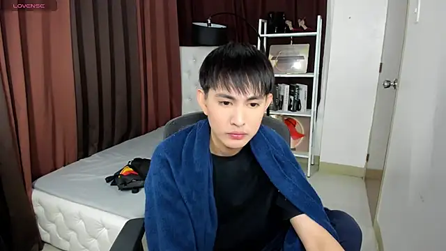Snapshot of xxxhugecocktwinkxxx chatting on October 6, 2025, 4:41 pm xxxhugecocktwinkxxx online show from October 6, 2025, 4:41 pm