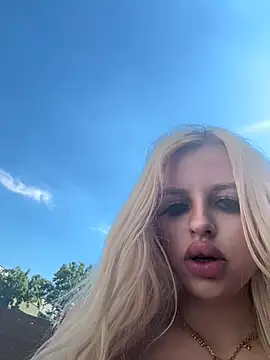 Steffi Snowbunny online show from June 24, 2026, 1:10 pm