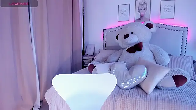 Mayajhons online show from December 3, 2025, 12:37 pm