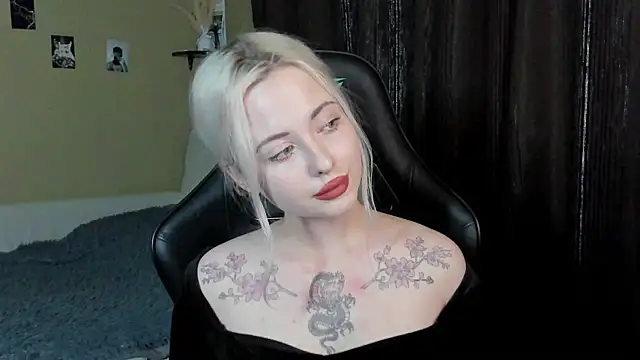Snapshot of velunnight chatting on October 16, 2025, 4:26 pm velunnight online show from October 16, 2025, 4:26 pm