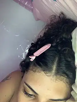 luluzinhax online show from February 20, 2026, 5:26 am