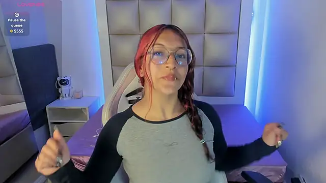 Valkiria js online show from November 12, 2025, 12:53 pm