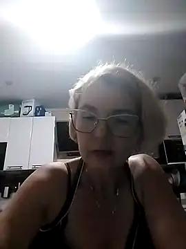 Snapshot of VasylynaLove421 chatting on September 12, 2025, 6:40 pm VasylynaLove421 online show from September 12, 2025, 6:40 pm