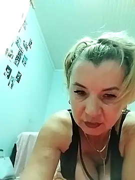 Snapshot of VasylynaLove421 chatting on October 22, 2025, 9:13 pm VasylynaLove421 online show from October 22, 2025, 9:13 pm