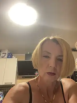 Snapshot of VasylynaLove421 chatting on September 10, 2025, 7:13 pm VasylynaLove421 online show from September 10, 2025, 7:13 pm