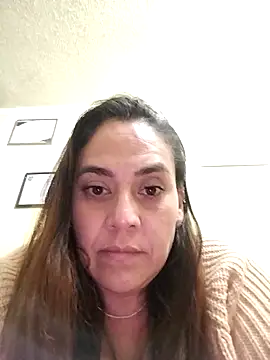 denissebombon online show from February 3, 2026, 2:53 am