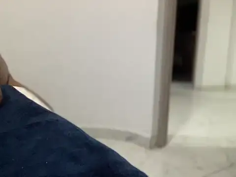 sexy hot72 online show from November 17, 2025, 12:03 am