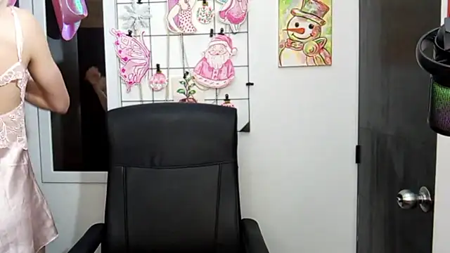 Andy Roses online show from November 18, 2025, 10:34 pm