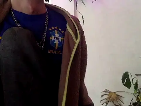 Snapshot of chrisalmeid_ chatting on November 4, 2025, 10:08 am chrisalmeid online show from November 4, 2025, 10:08 am