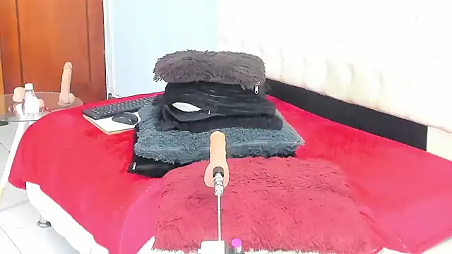 Snapshot of Sally_Moonn chatting on November 3, 2025, 6:33 pm Sally Moonn online show from November 3, 2025, 6:33 pm