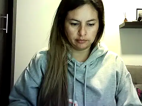 Snapshot of Valery__Rouse_ chatting on May 29, 2026, 12:00 pm Valery Rouse online show from May 29, 2026, 12:00 pm