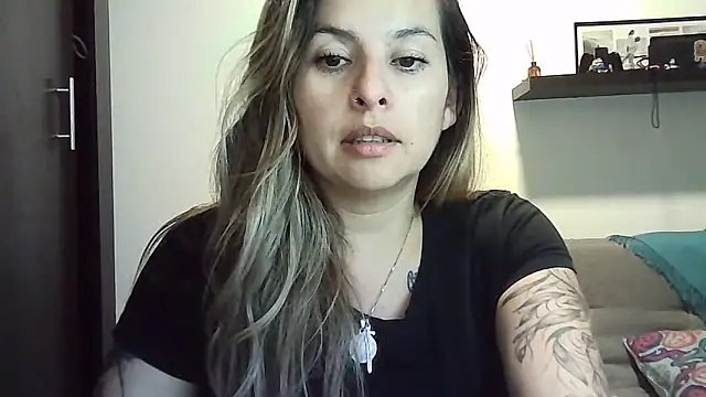 Valery  Rouse  online show from June 19, 2026, 4:07 am