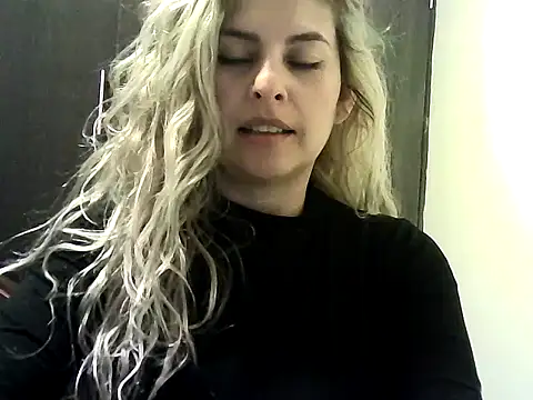 Valery  Rouse  online show from October 26, 2025, 4:35 am