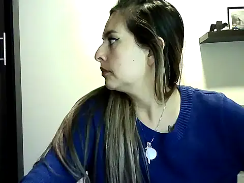 Snapshot of Valery__Rouse_ chatting on May 26, 2026, 11:58 pm Valery Rouse online show from May 26, 2026, 11:58 pm
