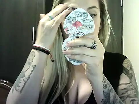 Valery  Rouse  online show from November 13, 2025, 2:48 am