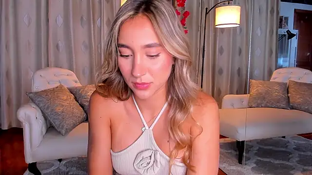 Snapshot of Zarajener chatting on April 10, 2026, 7:54 pm Zarajener online show from April 10, 2026, 7:54 pm