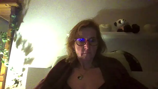 Snapshot of Valinella chatting on October 1, 2025, 6:45 pm Valinella online show from October 1, 2025, 6:45 pm