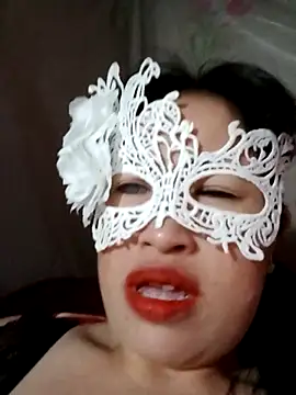 VanGau031694 online show from April 13, 2026, 12:03 am