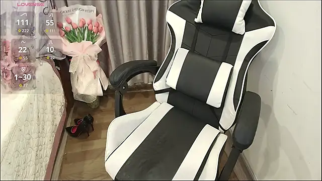 Bae Gigii online show from October 13, 2025, 1:12 pm