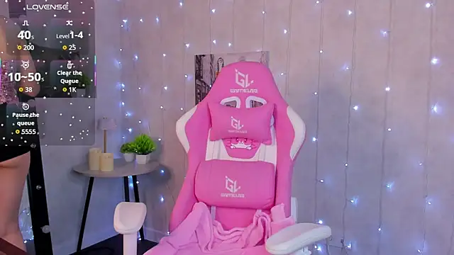 Lynn Martin online show from October 13, 2025, 1:07 am