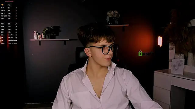 travis wolf  online show from October 7, 2025, 7:26 pm