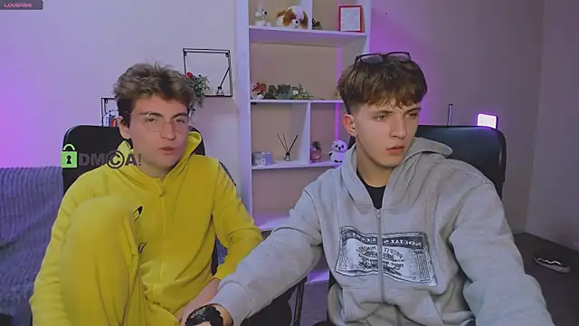 travis wolf  online show from October 11, 2025, 7:04 pm