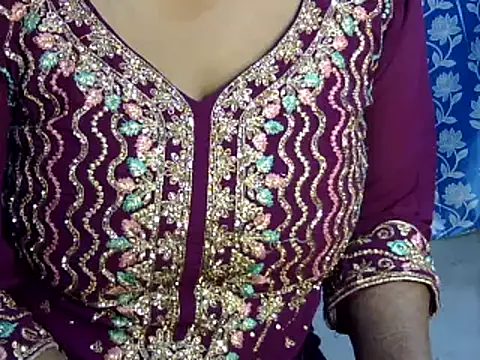 Sexy vipasha online show from November 7, 2025, 7:18 pm