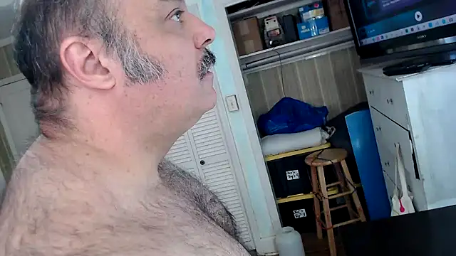 Snapshot of bullmusclejoe chatting on February 14, 2026, 4:40 pm bullmusclejoe online show from February 14, 2026, 4:40 pm