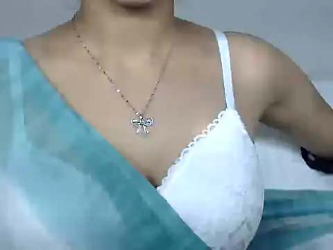 Riva arora01 online show from November 16, 2025, 11:04 am