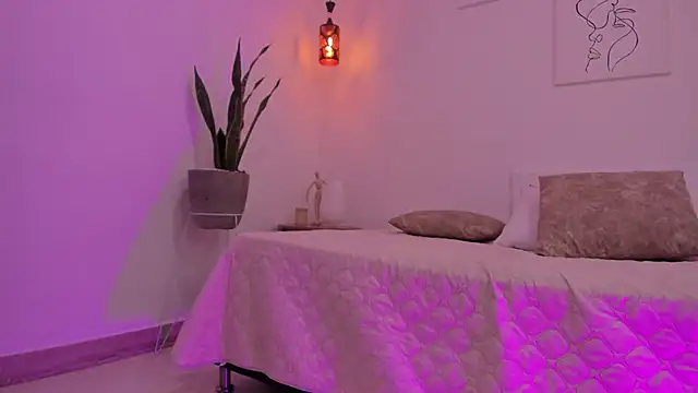 kaylajhonnes6 online show from November 5, 2025, 1:14 pm