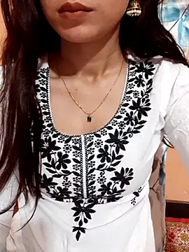 Snapshot of siya_rani67 chatting on April 1, 2026, 1:41 pm siya rani67 online show from April 1, 2026, 1:41 pm