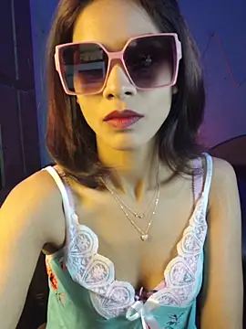 royeoy22 online show from May 3, 2026, 4:17 am