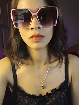 royeoy22 online show from May 26, 2026, 7:39 am
