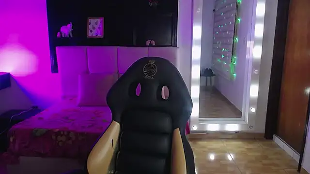 Snapshot of _Charlotte_Collins_ chatting on February 21, 2026, 3:14 pm Charlotte Collins online show from February 21, 2026, 3:14 pm